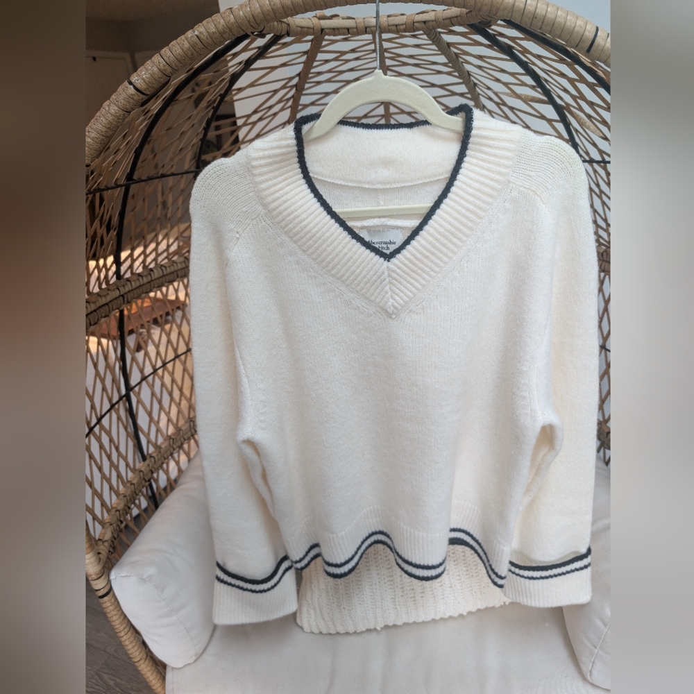 Abercrombie V Neck Sweater